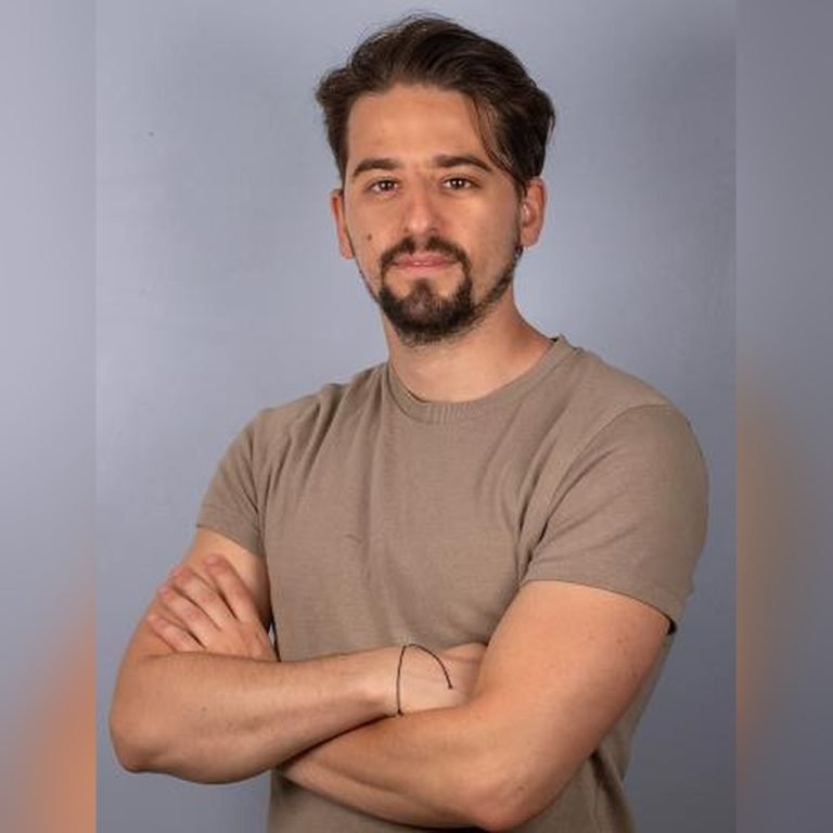 Αλέξανδρος Σβεστονώφ - Περιοδοντολόγος Εμφυτευματολόγος Dental-i